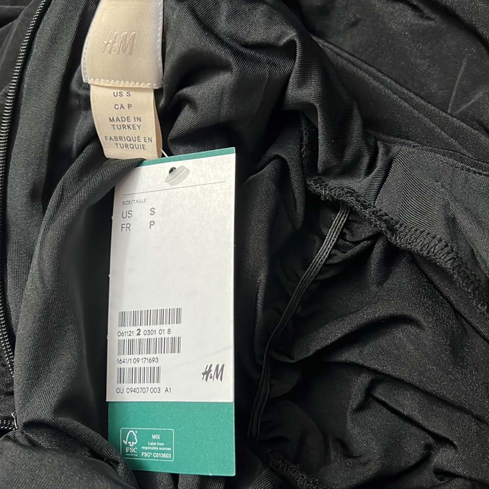 🆕H&M Black Ruched Dress - Size: S - Picture 6 of 7